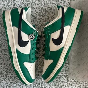 NIKE DUNK LOW RETRO SE MALACHITE GREEN